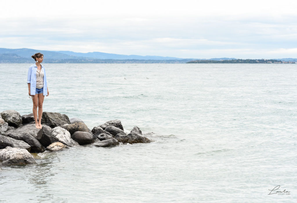 Ritratto fotografico di Corinna, sul Lago di Garda